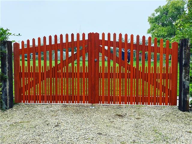 Houten poorten op maat - Garden Construct Tuinhuizen