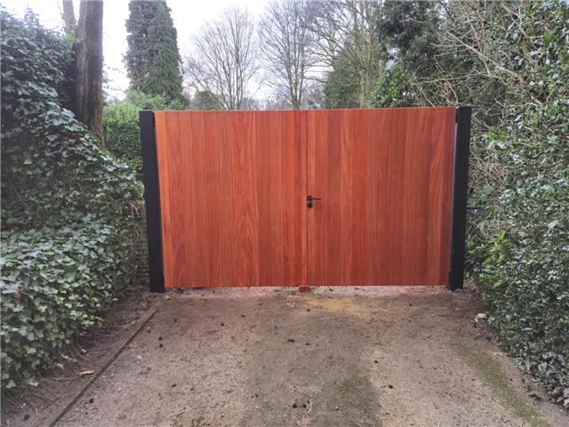 Houten poorten op maat - Garden Construct Tuinhuizen