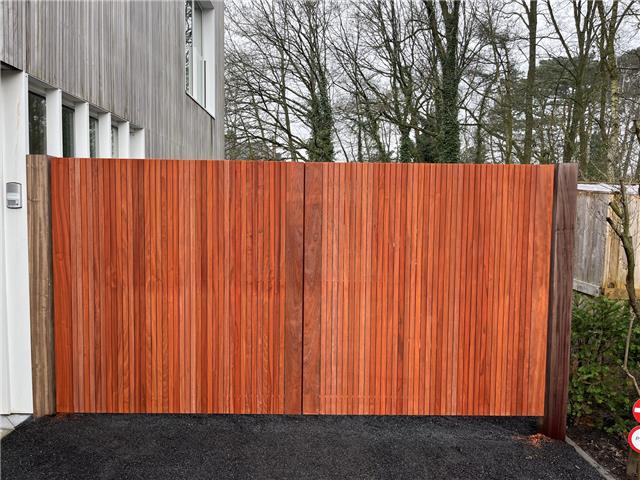 Houten poorten op maat - Garden Construct Tuinhuizen